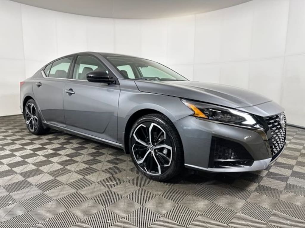 Certified 2025 Nissan Altima 2.5 SR Sedan