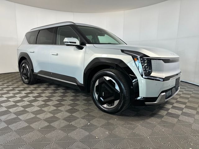 Used 2024 Kia Ev9 Land with VIN KNDADFS54R6050821 for sale in Cuyahoga Falls, OH