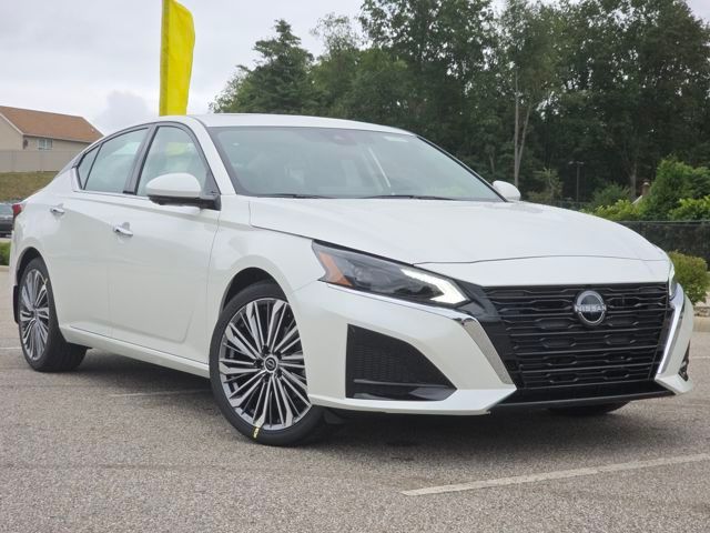 2025 Nissan Altima 2.5 SL photo 2