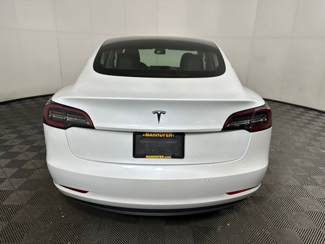 2020 Tesla Model 3 Standard Range Plus photo 3