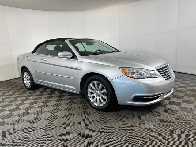 Used 2011 Chrysler 200 Touring with VIN 1C3BC2EG3BN592327 for sale in Cuyahoga Falls, OH