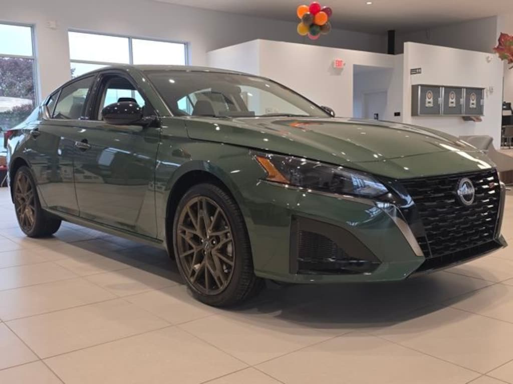 New 2025 Nissan Altima 2.5 SR Sedan