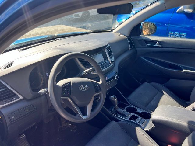 2016 Hyundai Tucson SE photo 2