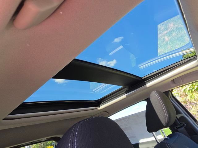 2026 Nissan Kicks SV photo 2