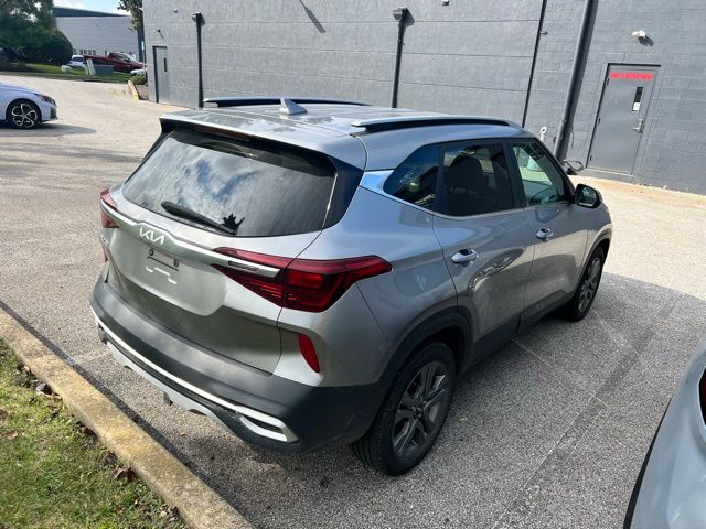 2022 Kia Seltos S photo 4