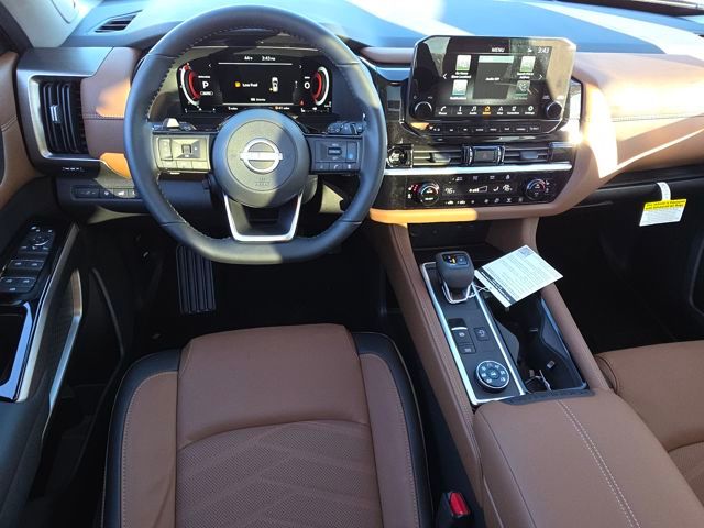 2025 Nissan Pathfinder Platinum photo 3