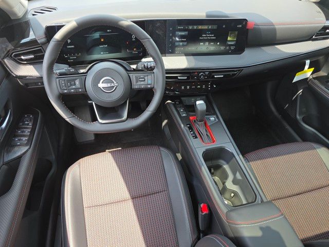 2025 Nissan Kicks SR photo 3