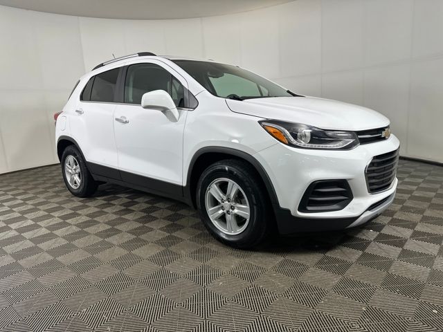 Used 2018 Chevrolet Trax LT with VIN 3GNCJLSBXJL327673 for sale in Cuyahoga Falls, OH