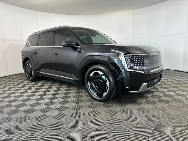 Used 2024 Kia Ev9 Land with VIN KNDADFS5XR6038110 for sale in Cuyahoga Falls, OH