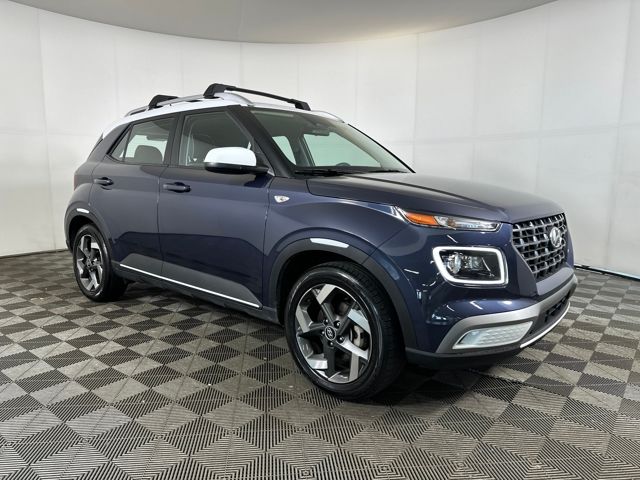 2023 Hyundai Venue Limited photo 2