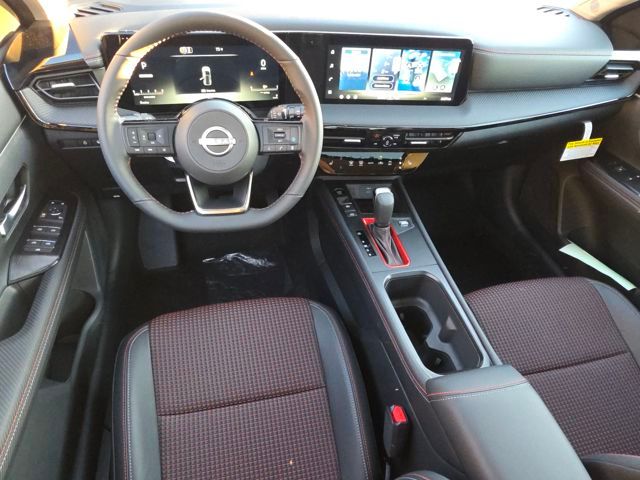 2026 Nissan Kicks SR photo 3