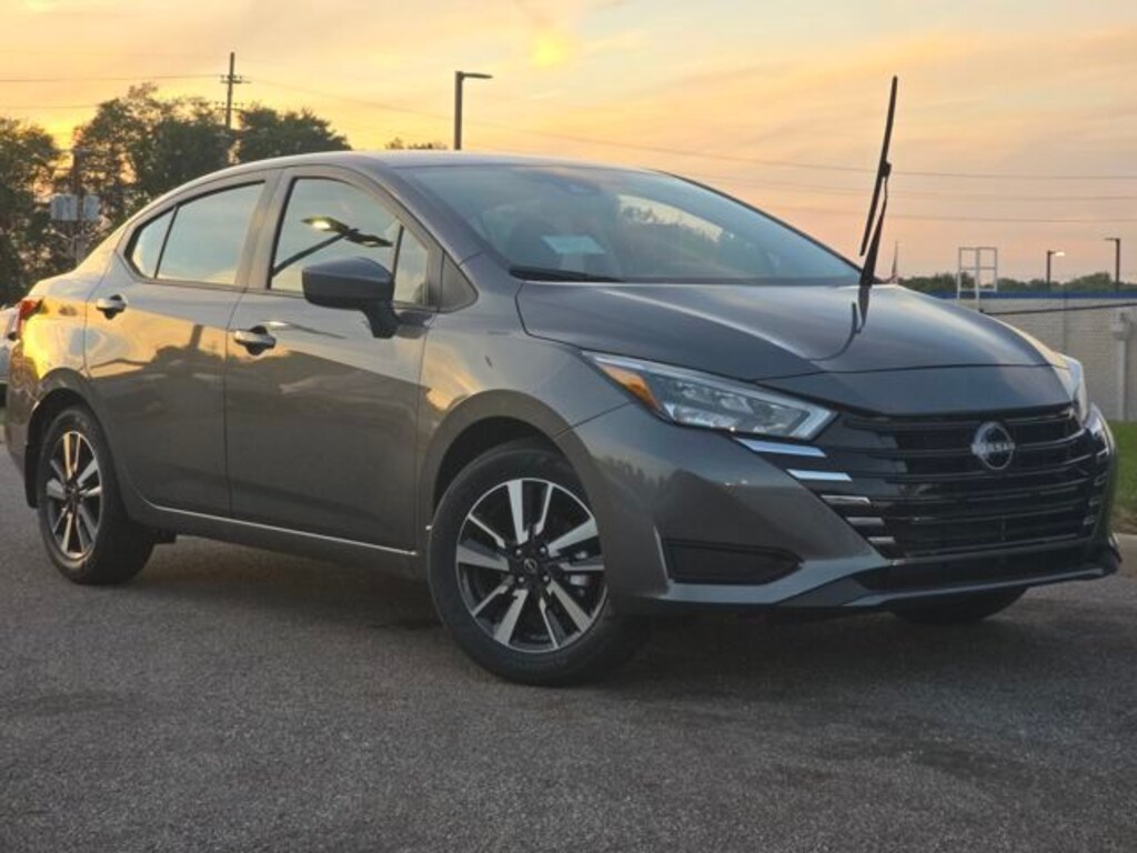 New 2025 Nissan Versa 1.6 SV Sedan