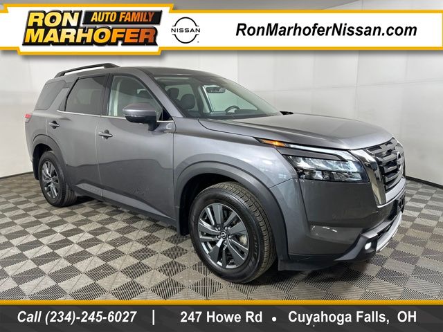 2024 Nissan Pathfinder SV's photo