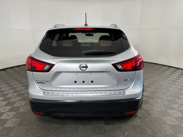 2018 Nissan Rogue Sport SV photo 3