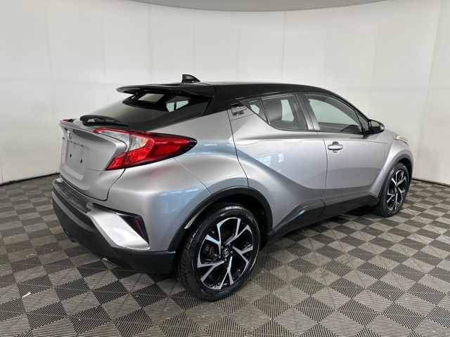 2019 Toyota C-HR XLE photo 2
