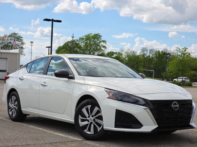 2025 Nissan Altima 2.5 S photo 2
