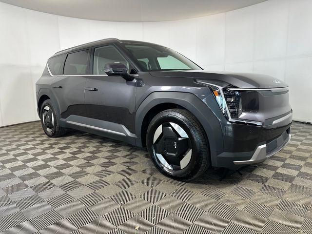 Used 2024 Kia Ev9 Wind with VIN KNDAFFS5XR6043513 for sale in Cuyahoga Falls, OH