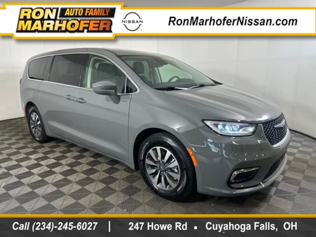 Used 2022 Chrysler Pacifica Hybrid Touring L Van Passenger Van