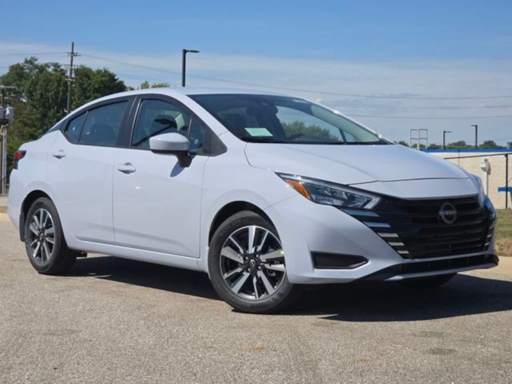 New 2025 Nissan Versa 1.6 SV Sedan