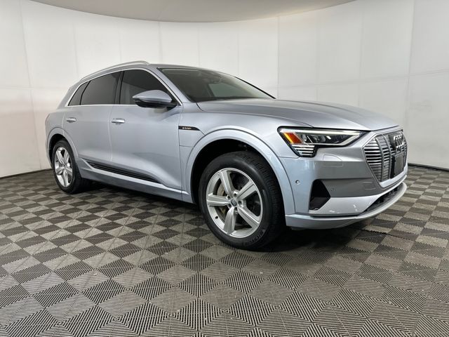 Used 2019 Audi e-tron Prestige with VIN WA1VAAGE1KB017885 for sale in Cuyahoga Falls, OH