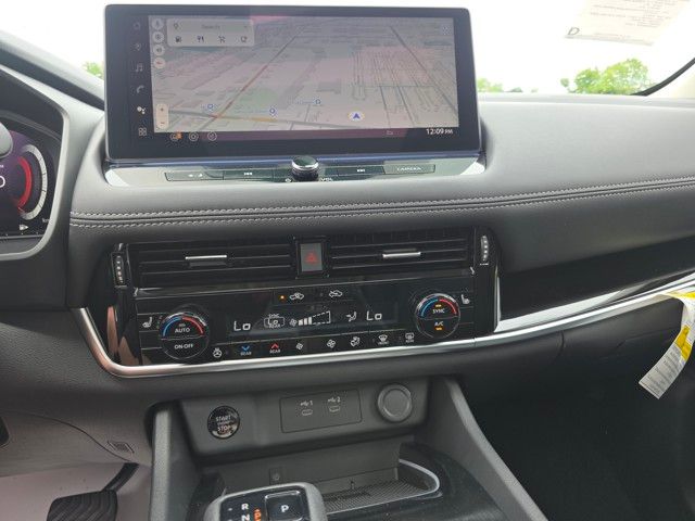 2025 Nissan Rogue SL - Photo 15