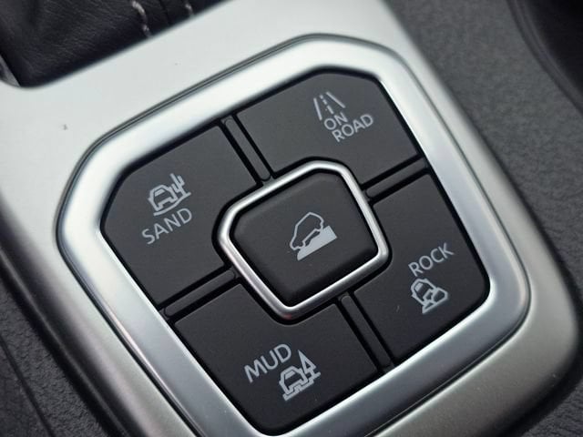 2026 Nissan Frontier SV - Photo 36