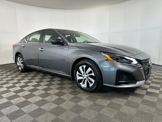 2025 Nissan Altima 2.5 S photo 2