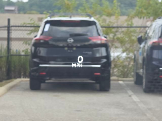 2026 Nissan Rogue Platinum photo 3