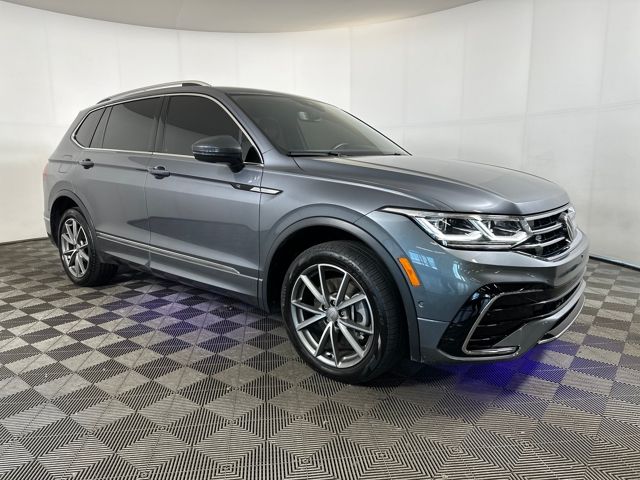 2024 Volkswagen Tiguan SEL R-Line photo 2
