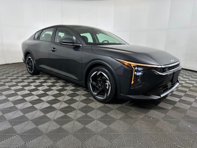 2025 Kia K4 EX photo 2