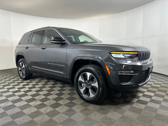 2022 Jeep Cherokee Limited 4xe photo 2