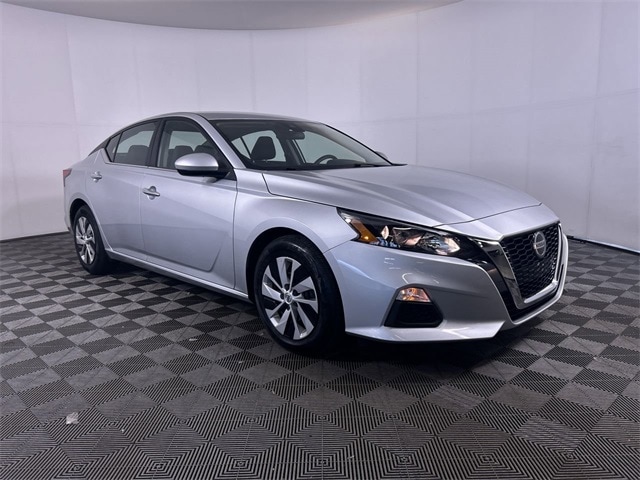 Used 2022 Nissan Altima S with VIN 1N4BL4BV3NN334376 for sale in Cuyahoga Falls, OH