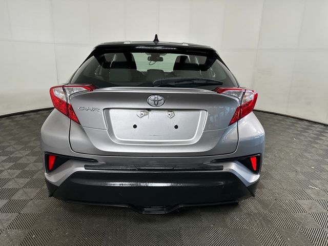 2019 Toyota C-HR XLE photo 3