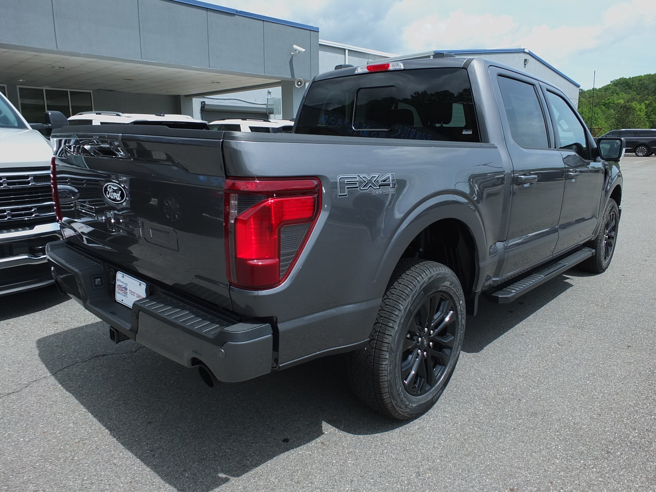 2025 Ford F-150 XLT photo 3