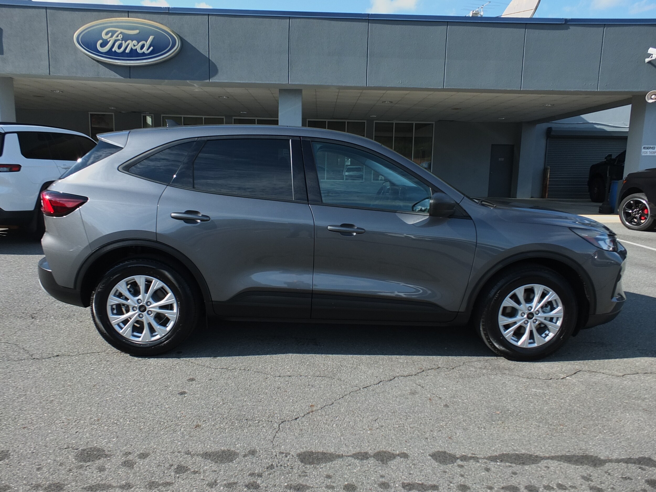 2025 Ford Escape Active photo 2