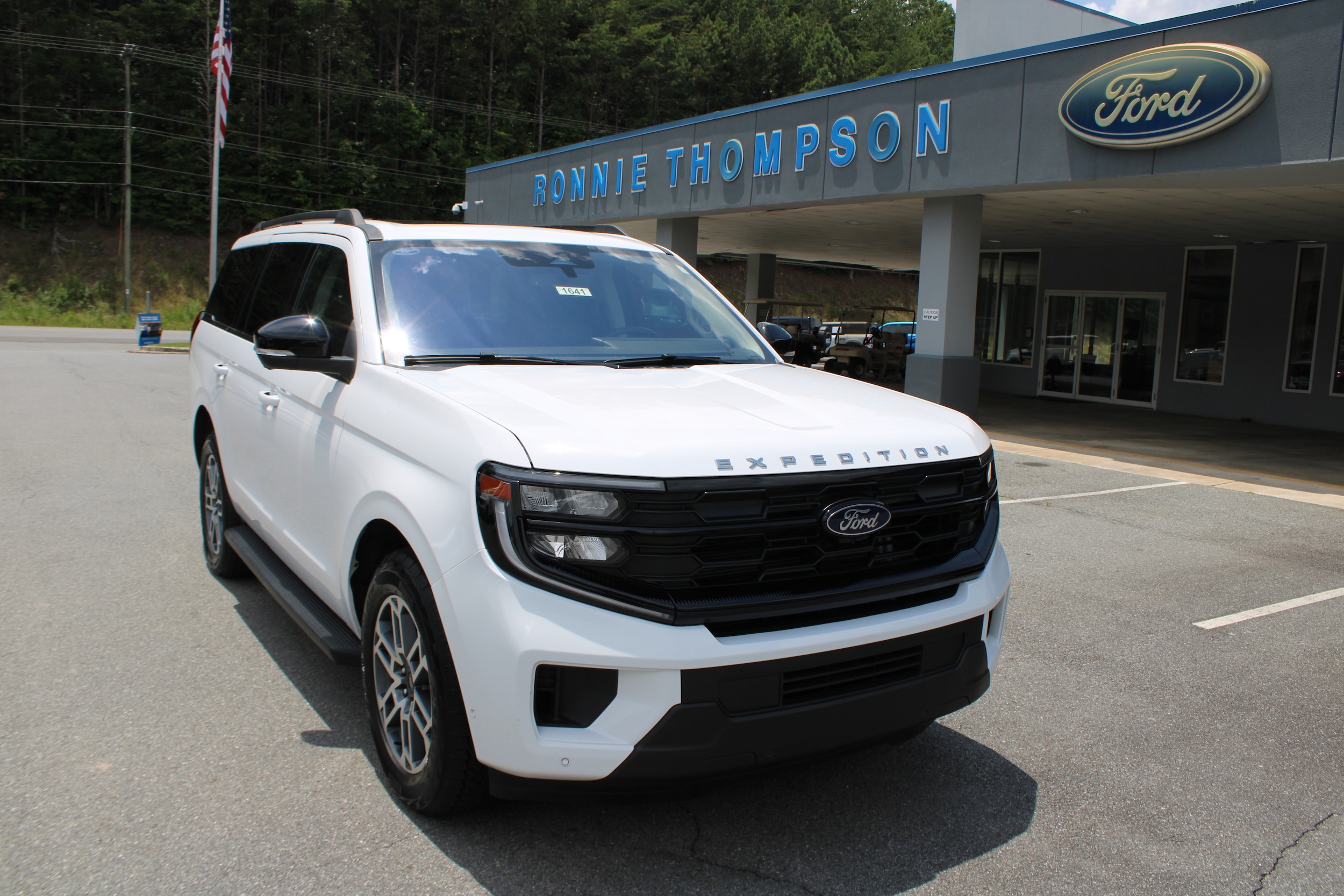 Oxford White 2025 Ford Expedition SUV / Crossover Four-Wheel Drive Automatic