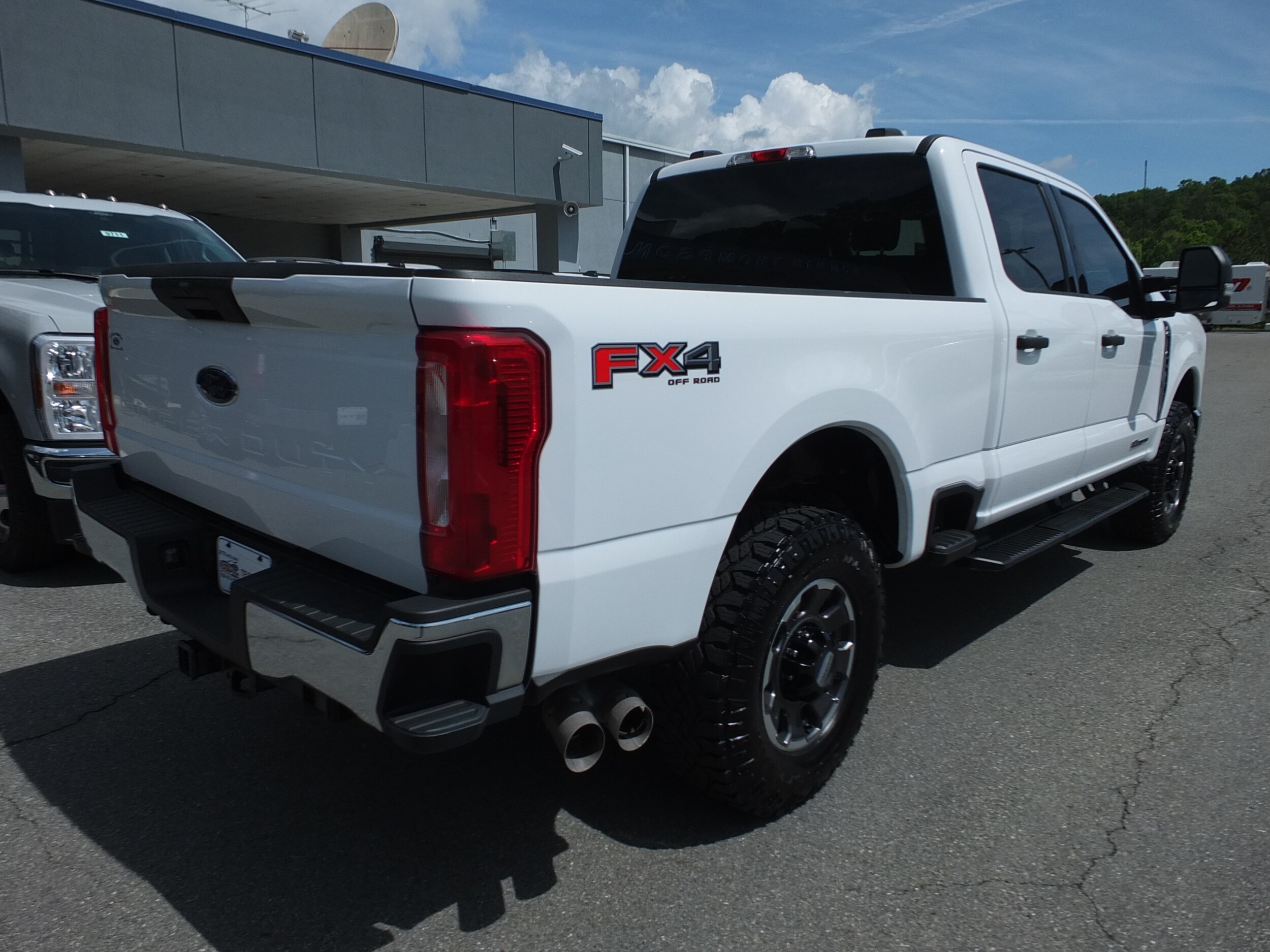 2023 Ford F-250 photo 3