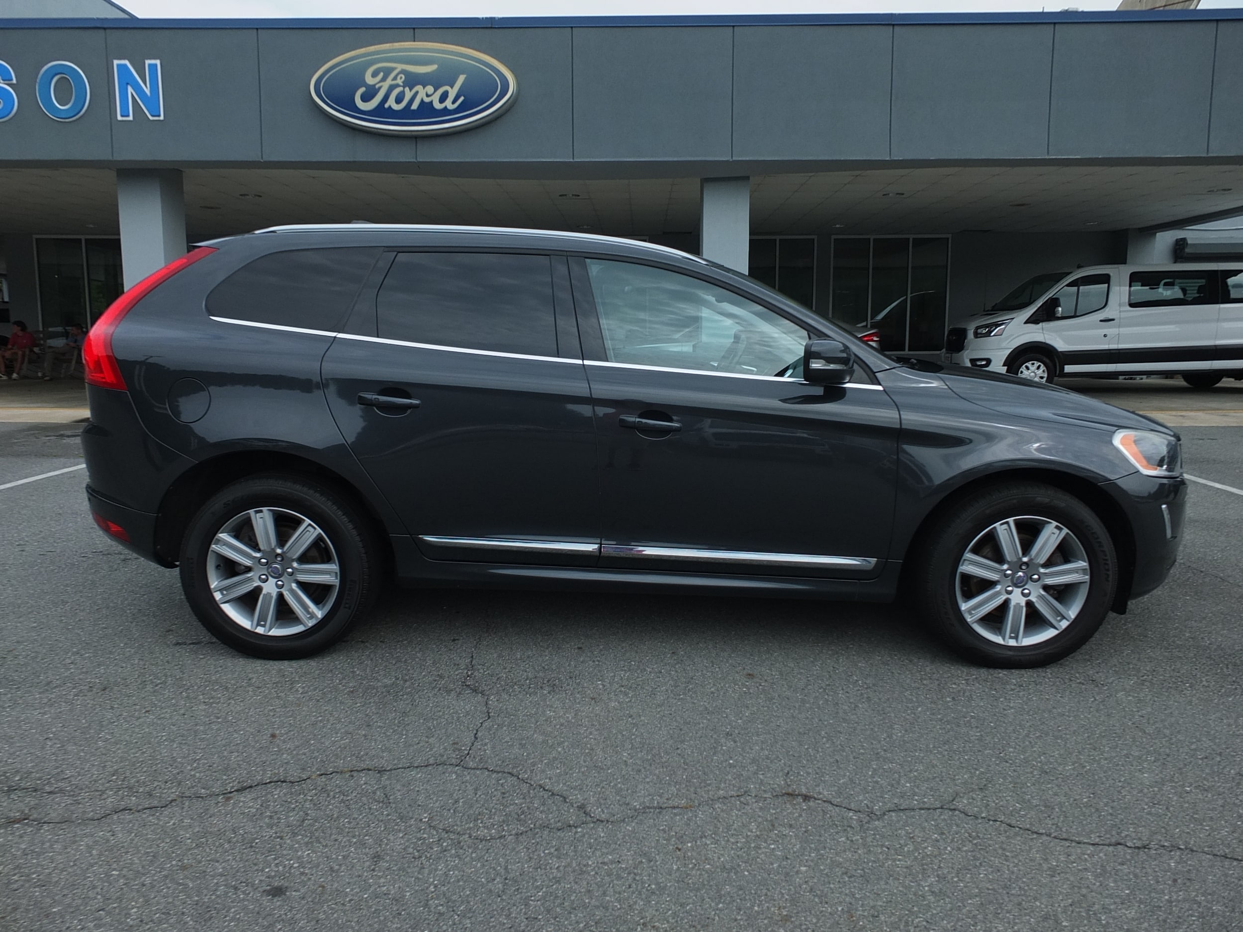 Used 2017 Volvo XC60 T5 Inscription with VIN YV440MDU9H2027880 for sale in Ellijay, GA