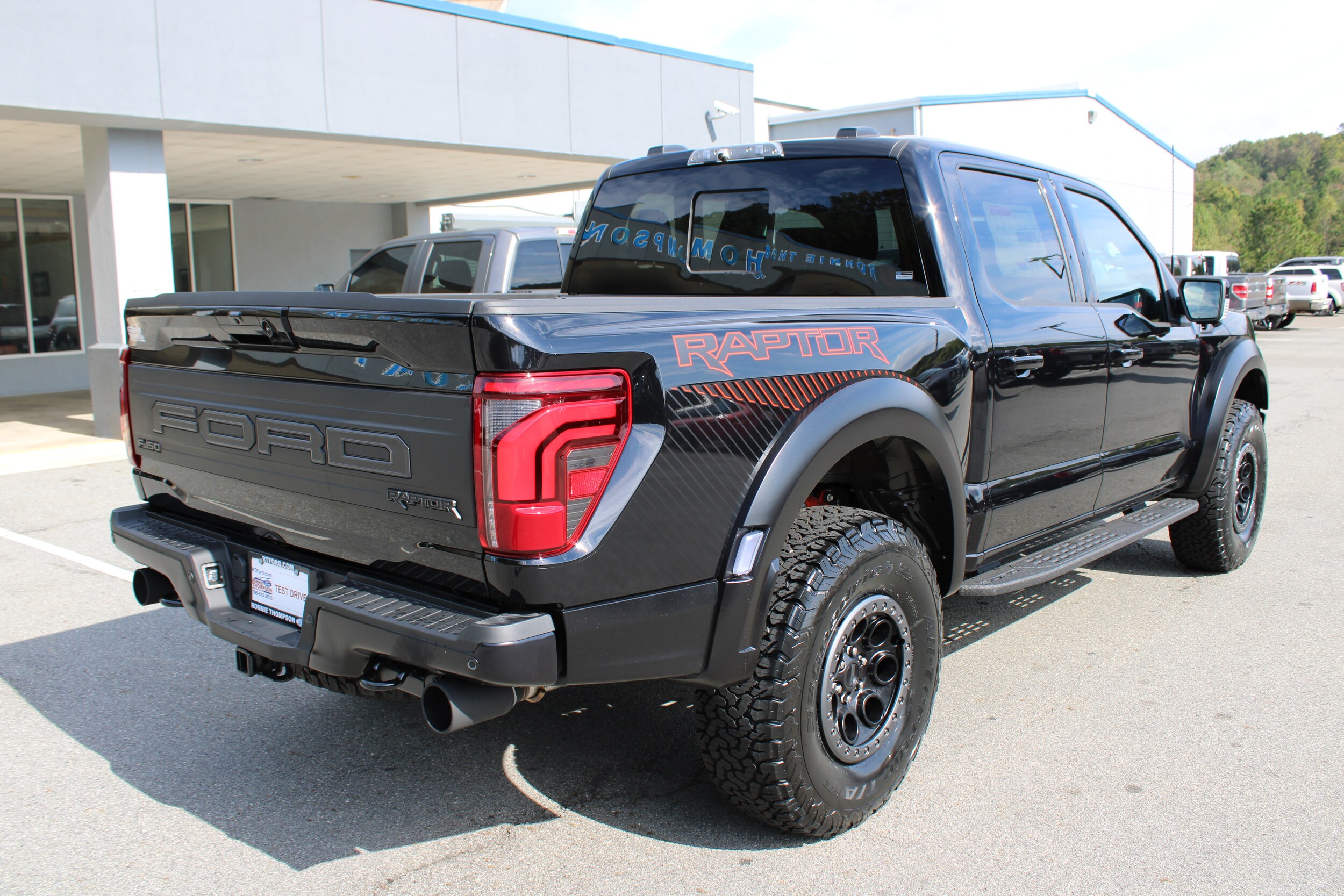 2025 Ford F-150 Raptor photo 3