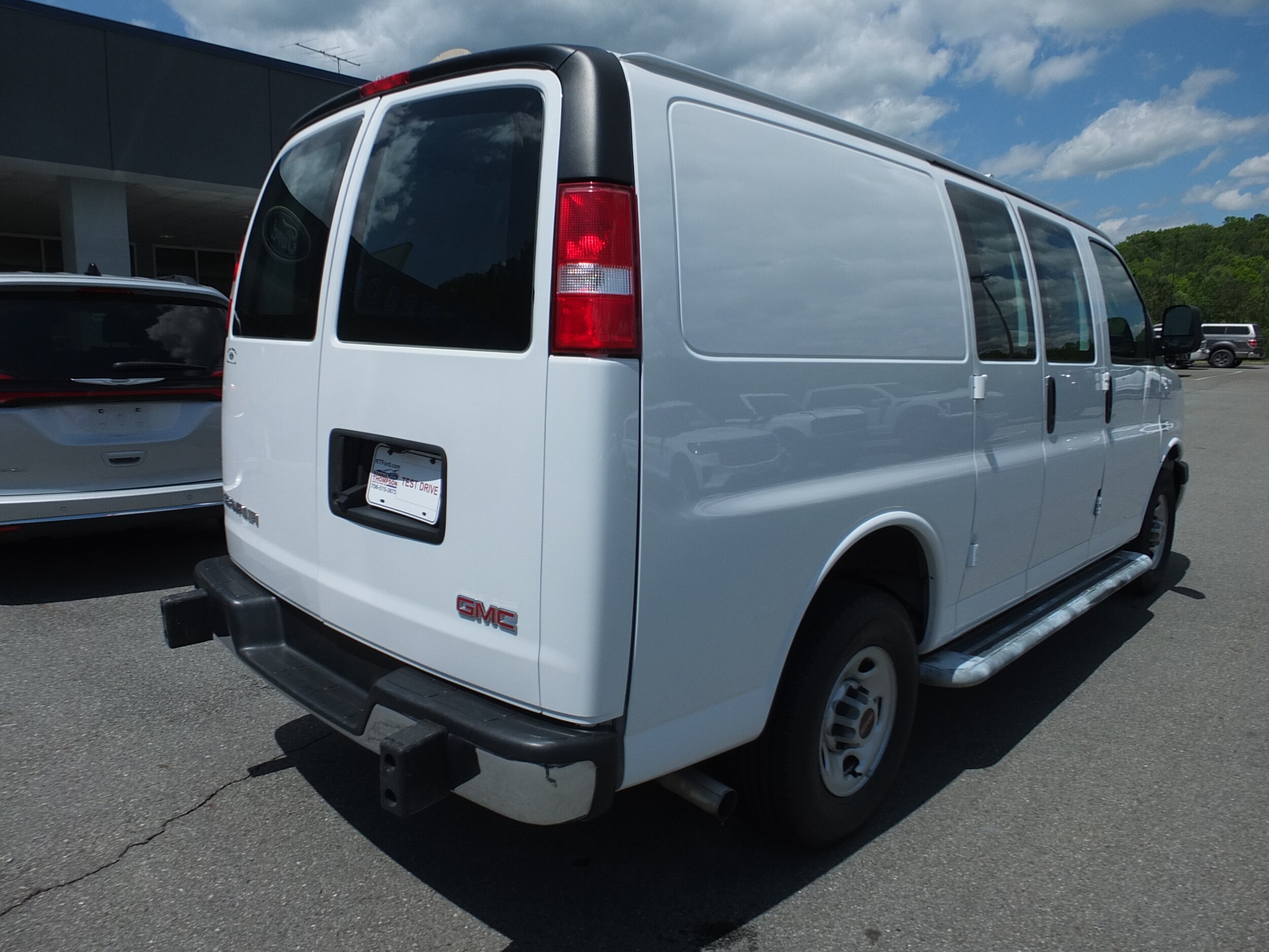 2023 Gmc Savana 2500 Cargo photo 3