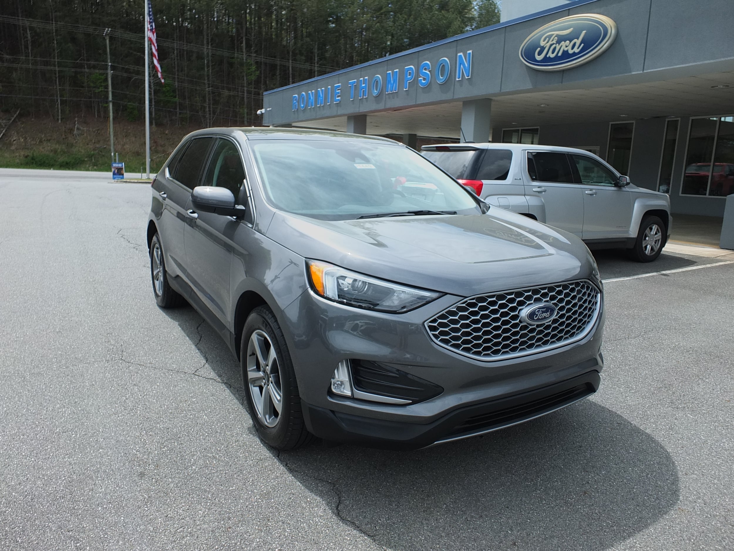 2024 Ford Edge SEL AWD's photo