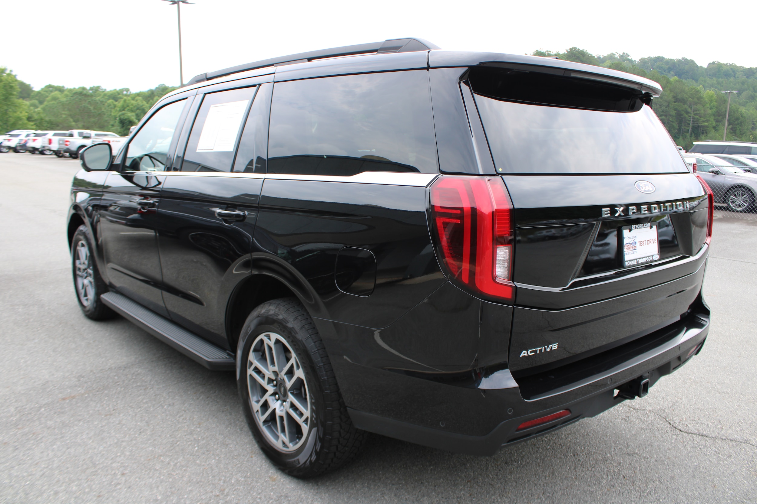 View vehicle photo 5