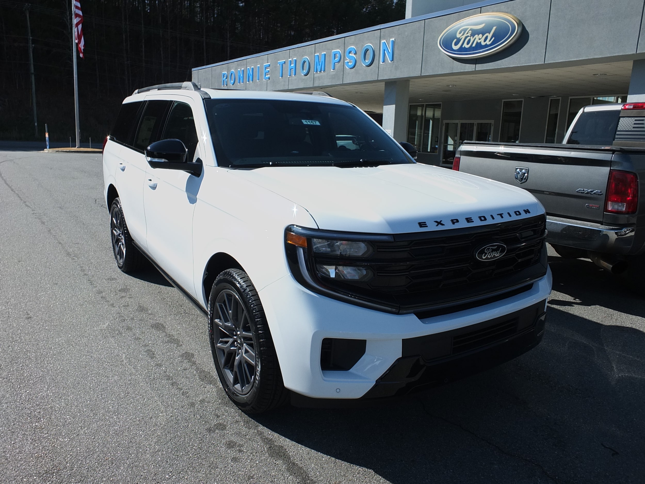 2025 Ford Expedition Platinum's photo