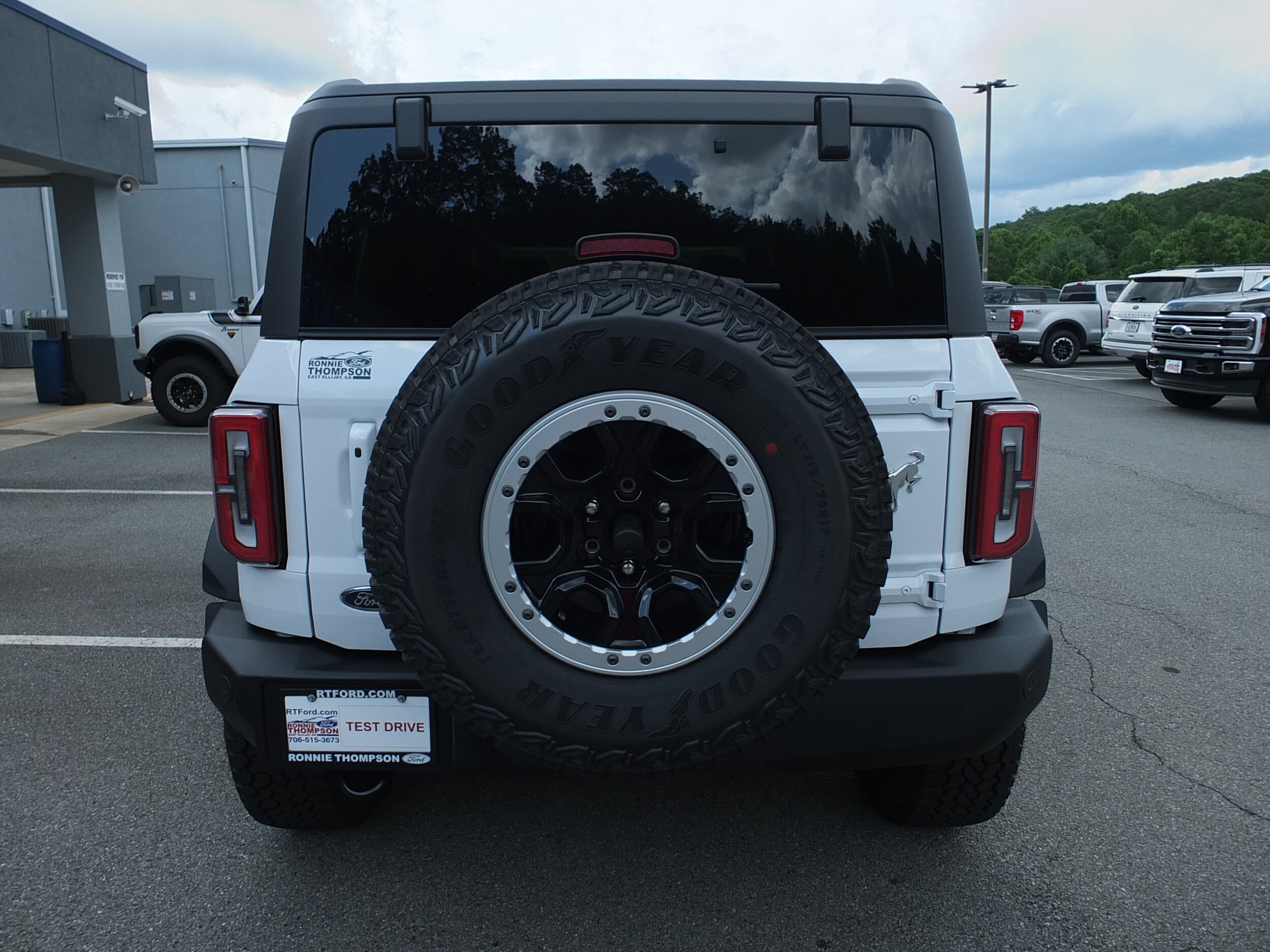 2025 Ford Bronco Outer Banks photo 4