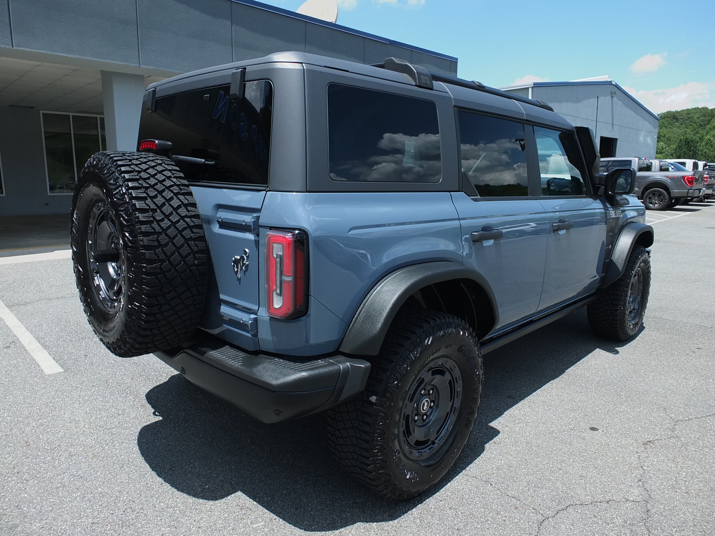 2024 Ford Bronco Everglades photo 3