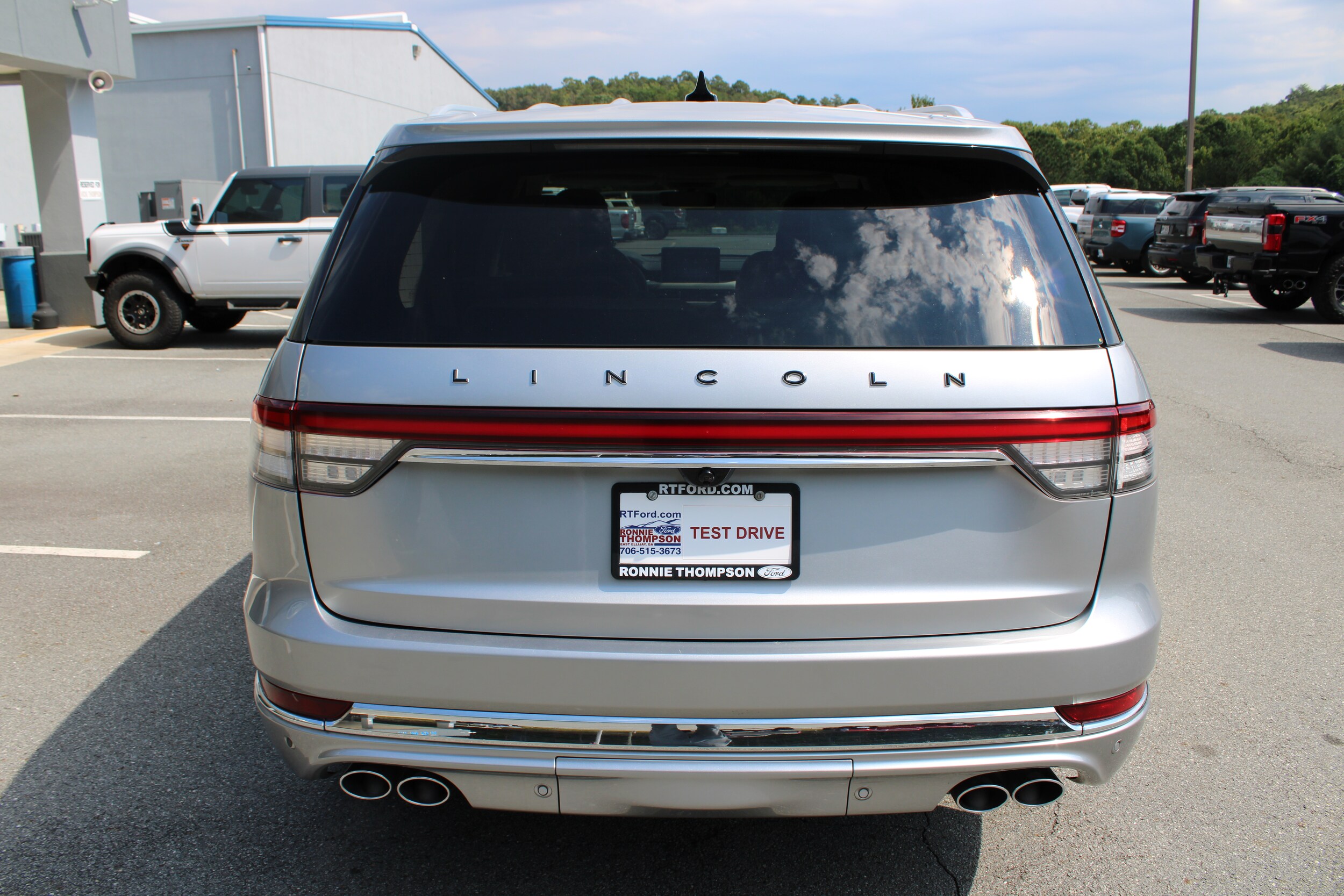2021 Lincoln Aviator Black Label photo 2