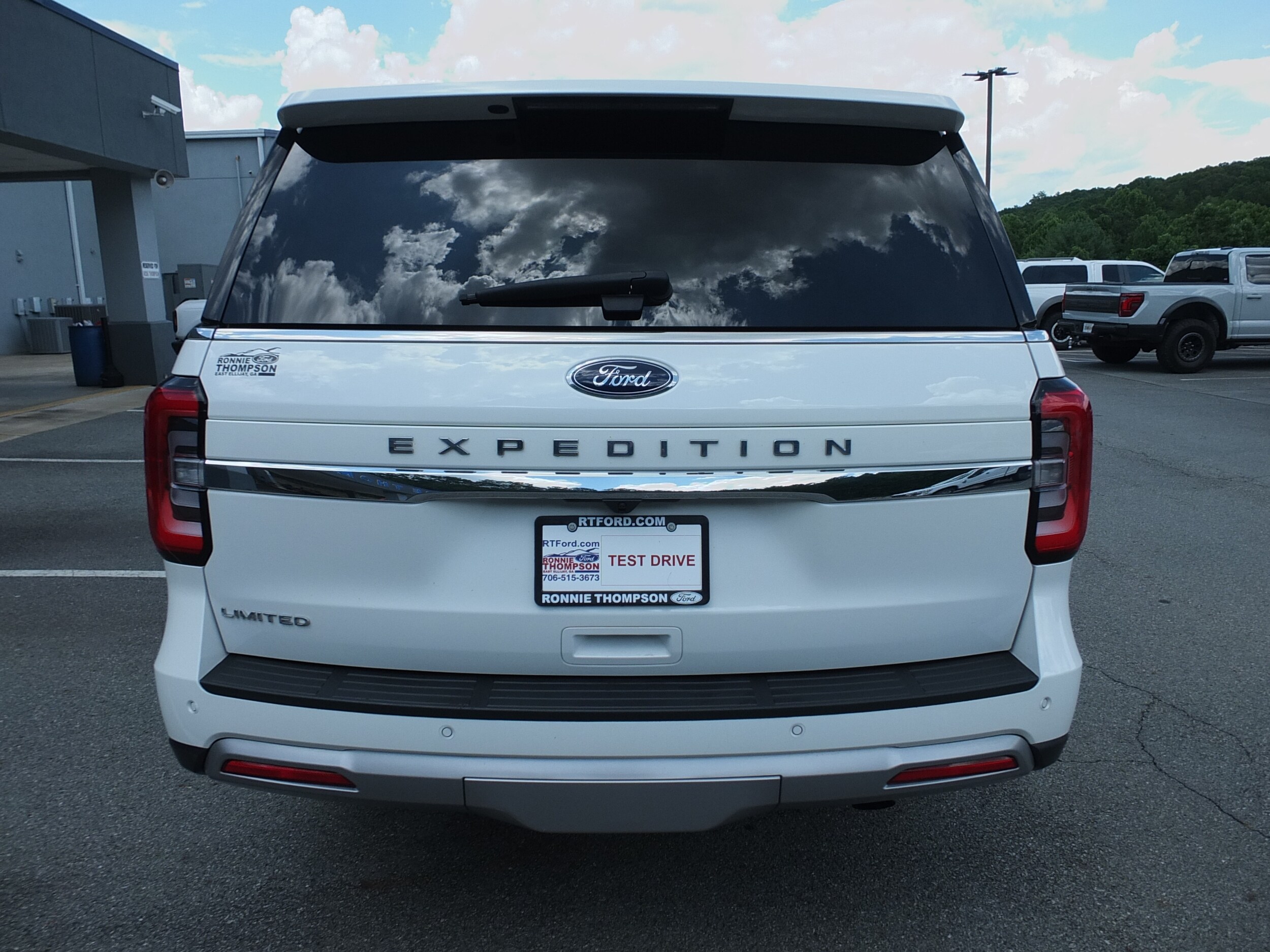 2024 Ford Expedition Limited photo 4