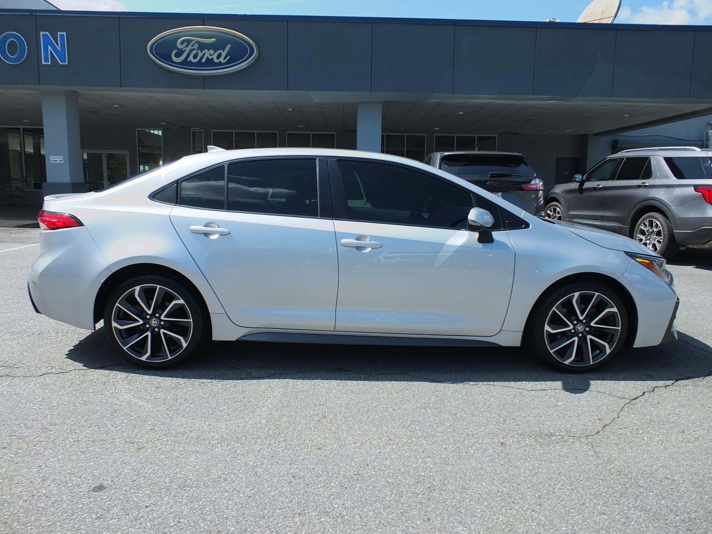 Used 2020 Toyota Corolla SE with VIN JTDS4RCE3LJ030892 for sale in Ellijay, GA