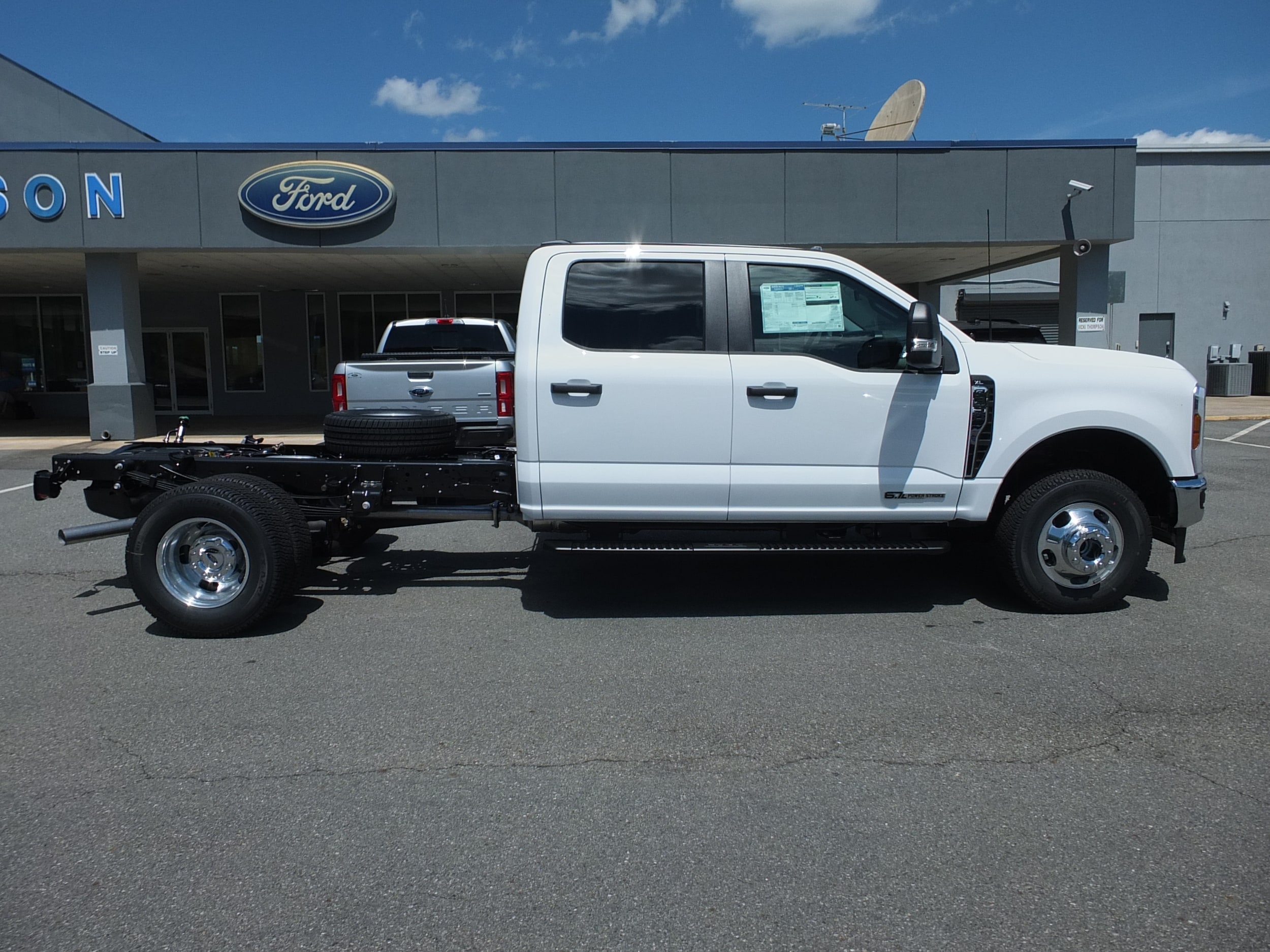 2025 Ford F-350 XL photo 2