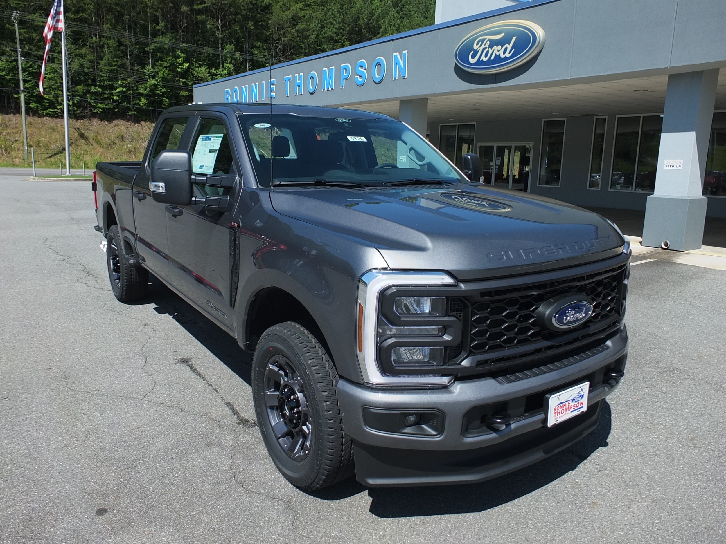2025 Ford F-250 Super Duty XL's photo